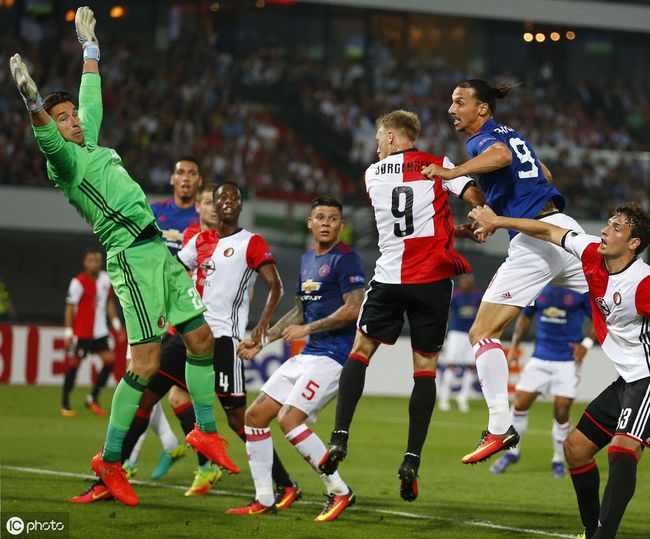 他坚守阵地 他坚守阵地