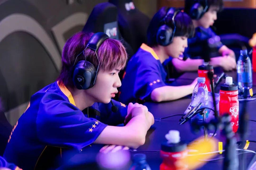 续了他们的 续了他们的