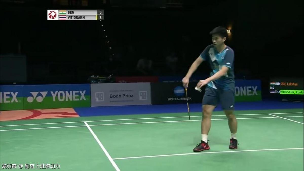 中脱颖而出 中脱颖而出