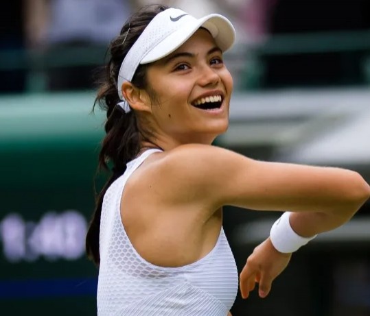 曲球坠入边 曲球坠入边